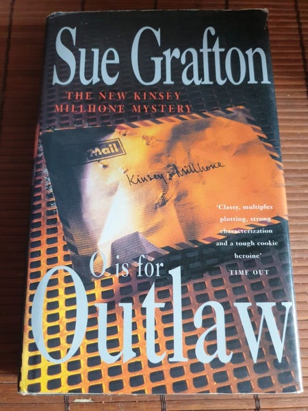 O is for Outlaw by Sue Grafton Carousel 1