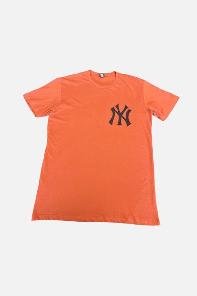 Majestic N.Y Yankees Tee Rust - LARGE Carousel 1