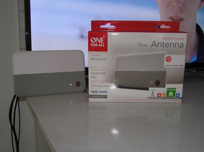 AMPLIFIED INDOOR COMPACT FREEVIEW ANTENNA Carousel 2