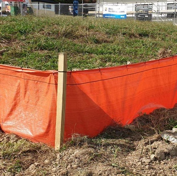 Silt Fence ORANGE - - - [1m x 25m roll] Carousel 6