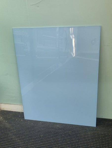 750 x 600 mm Toughened Glass Splash Back in Sky Blue Carousel 2