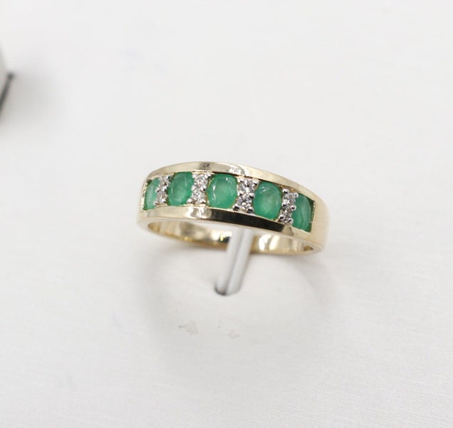 9ct Gold Genuine Emerald & Diamond ring SJ5RIN0092EMDI Carousel 1