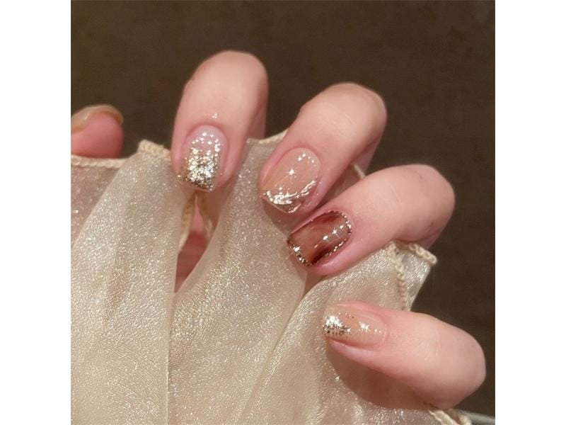 24Pcs/Lot White Small Flower Short Fake Nail Cute Fresh Girls Full Cover Carousel 1