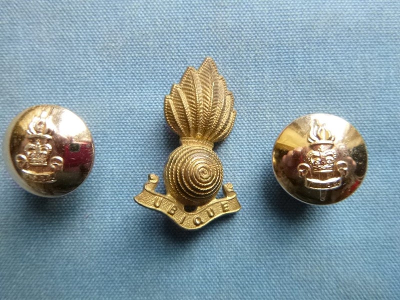 NZ ENGINEERS Collar Badge Etc Carousel 1