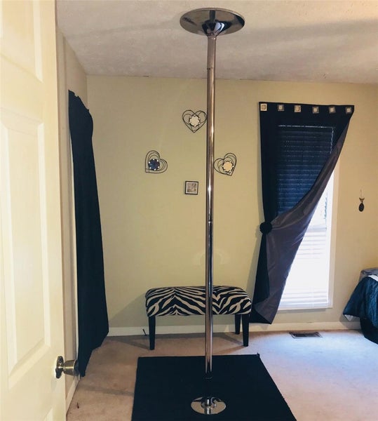 Pole Carousel 1