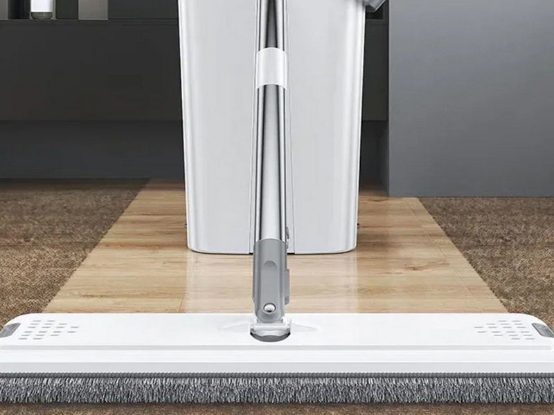 Flat Floor Mop and Bucket Set with 4 Washable Microfiber Pads White Carousel 5