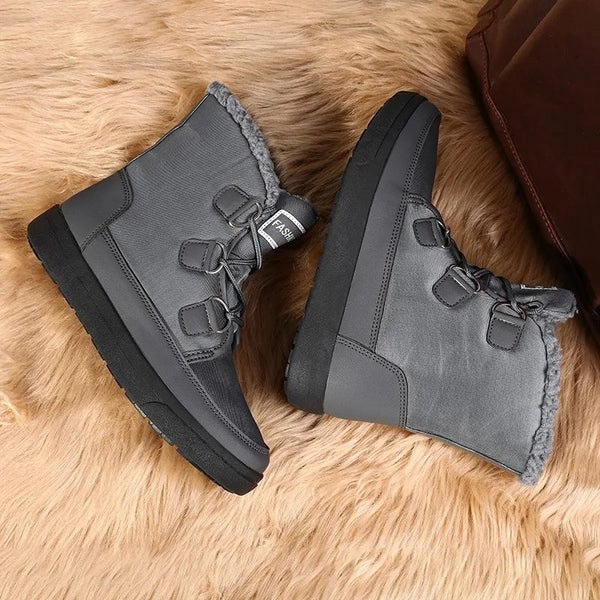 Womens Winter boots, brand new! Carousel 2