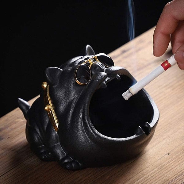 Stylish Vintage Cigarette Ashtray For Home And Office Decoration Carousel 2