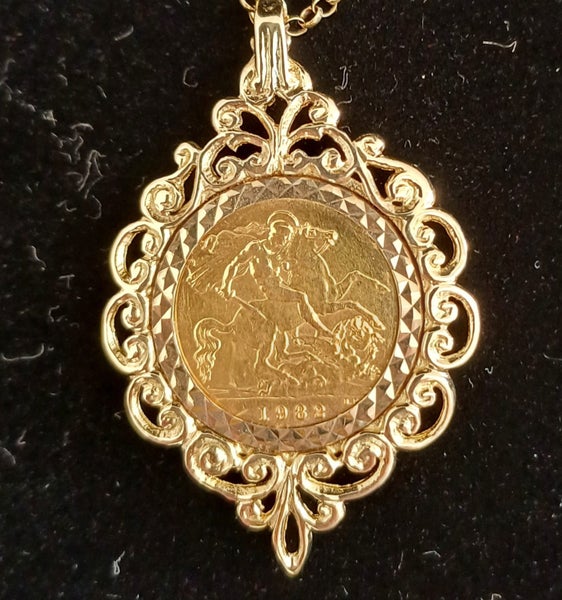 Half Sovereign pendant with chain: New Carousel 1