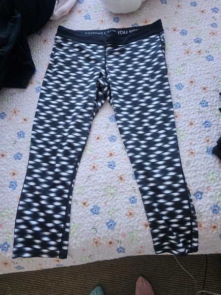 Nike Pro Dryfit leggings Carousel 1