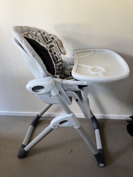 Joie Mimzy 2 in 1 High Chair Carousel 2