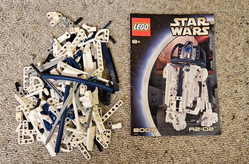 Lego Star Wars - #8009, Technic R2-D2 Carousel 1
