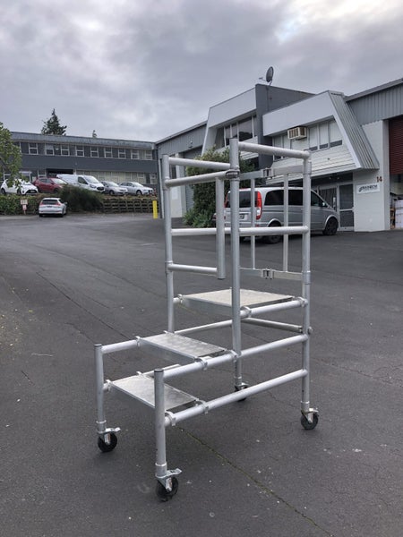 Dynaton Aluminium Podium Platform Carousel 2