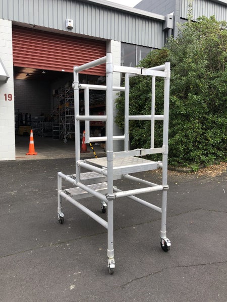 Dynaton Aluminium Podium Platform Carousel 4