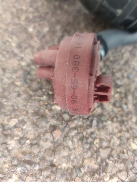 Ariston AVXL 129 Pump & Hose Carousel 6