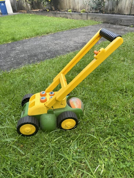John Deere Action Lawn Mower Carousel 1