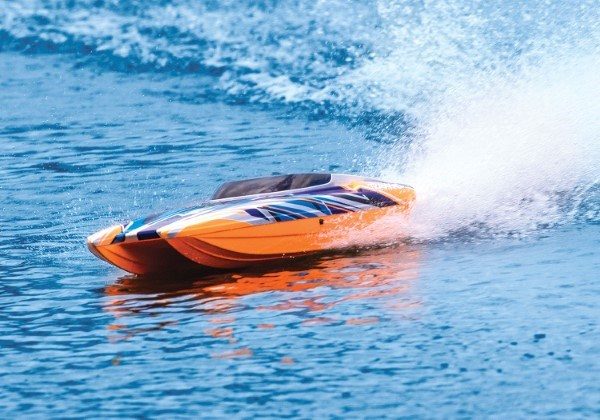 Traxxas 57046-4 - DCB M41 Widebody Catamaran TSM Brushless RTR Carousel 3