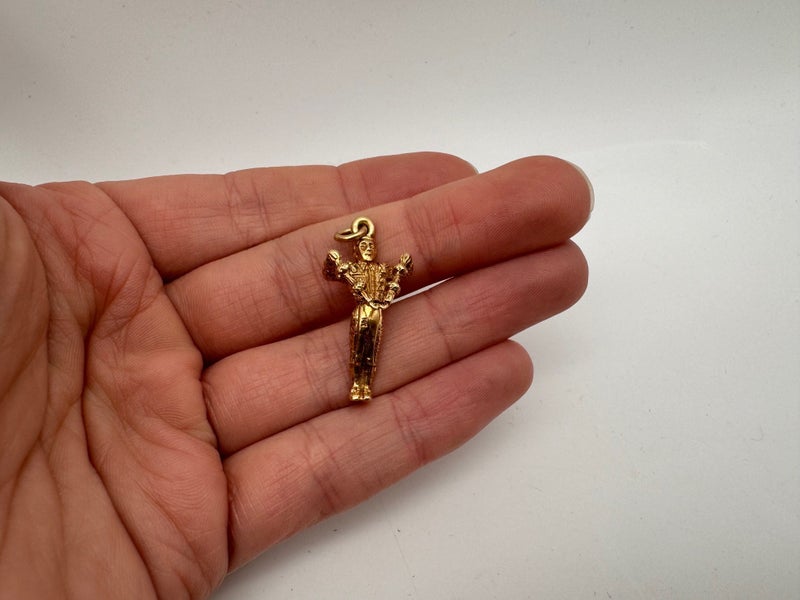 14ct Yellow Gold Matador Charm/ Pendant Carousel 5