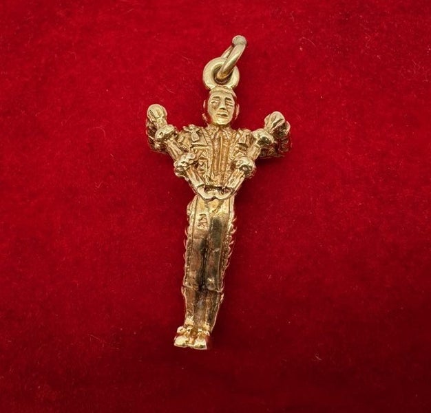 14ct Yellow Gold Matador Charm/ Pendant Carousel 1