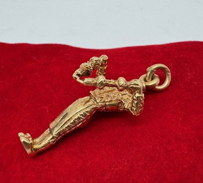 14ct Yellow Gold Matador Charm/ Pendant Carousel 2