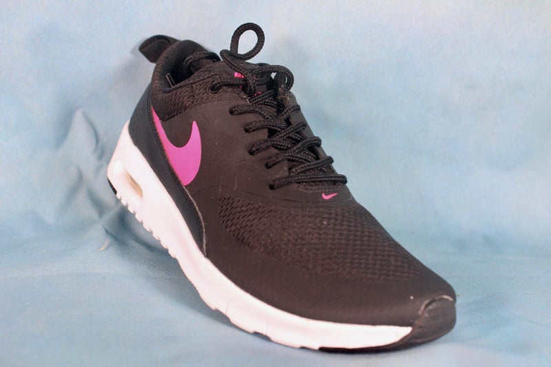 NIKE YOUTH SHOES AIR MAX THEA TRAINING GIRLS SHOE AS NEW "BARGAIN" SIZE 5Y $49 Carousel 1
