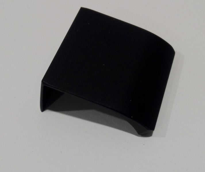 Edge Pull Curved Black - 40mm Carousel 1