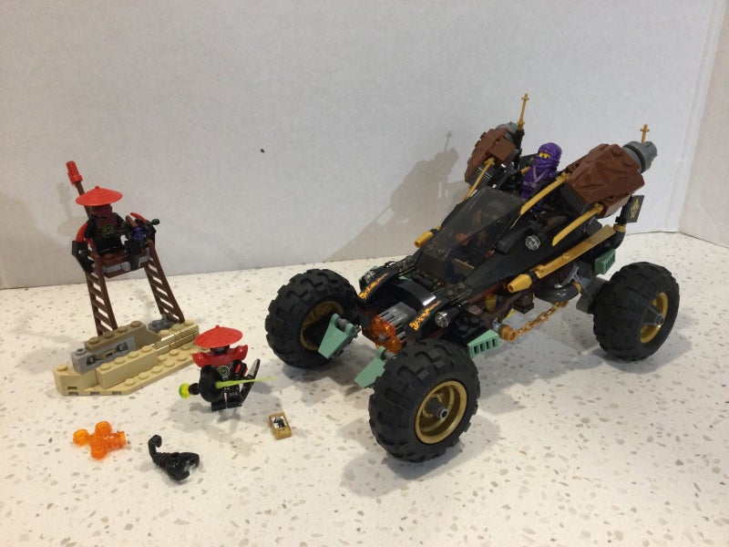 Lego 70589 Ninjago : Day of the Departed : Rock Roader Carousel 1