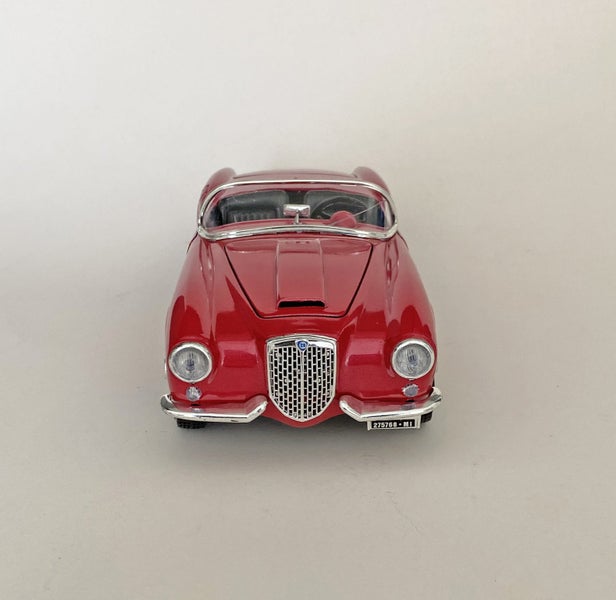 Burago Lancer Aurelia B24 Spider (1955) Carousel 2