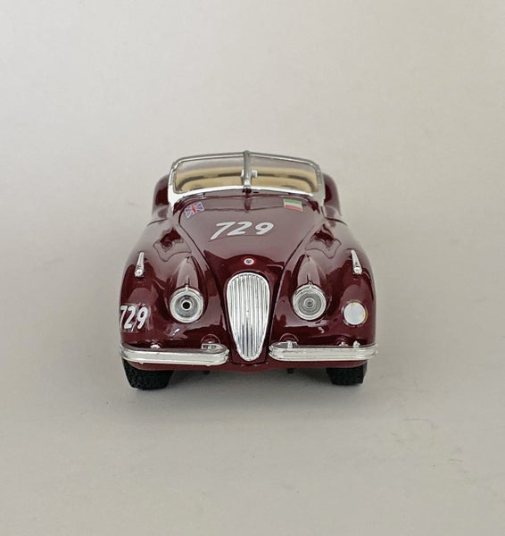 Burago Jaguar XK 120 (1948) Carousel 2