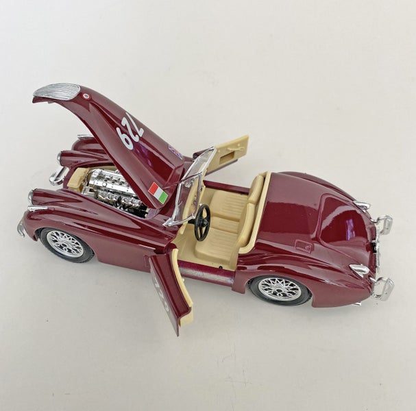 Burago Jaguar XK 120 (1948) Carousel 5