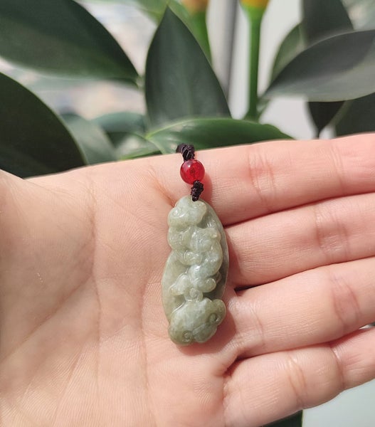 (Authentic Burmese Jadeite) Green Jade Pendant Natural Grade A NGS5SH-26 Carousel 1