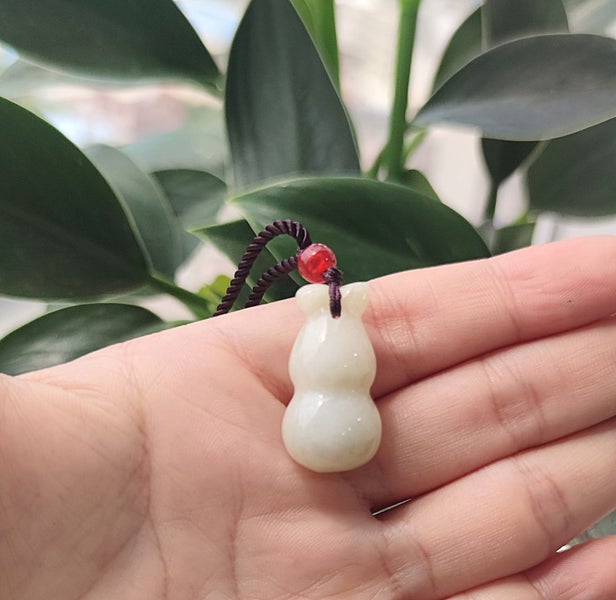 (Authentic Burmese Jadeite) Green Jade Pendant Natural Grade A NGS5SH-49 Carousel 2