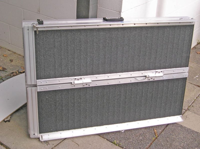 WHEELCHAIR RAMP * 2.1M * PORTABLE FOLDABLE NON SLIP SURFACE AND LIGHT WEIGHT Carousel 2