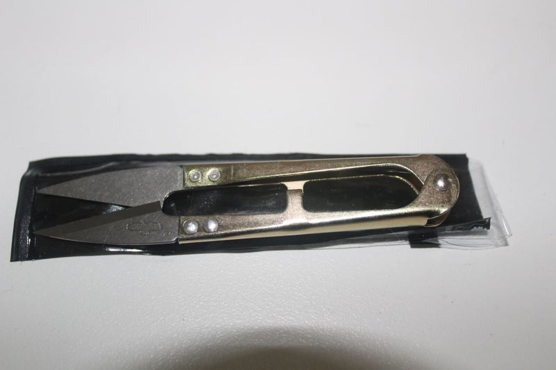 SEWING / OVERLOCKING THREAD BONUS FREE SNIPS Carousel 2