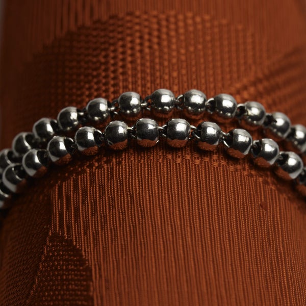 PURE PLATINUM, EXQUISITELY FASHIONED NECKLACE : last chance to beat price rise Carousel 2