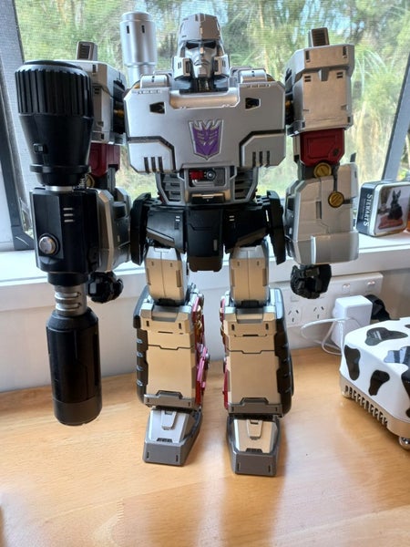 Transformers Megatron MAS-02 MEGA ACTION SERIES Carousel 2