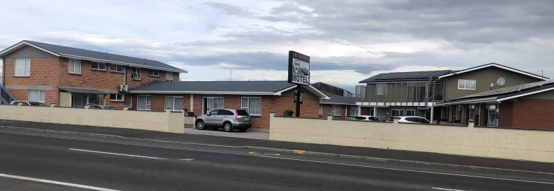 Gateway to the Catlins - Balclutha FHGC Motel Carousel 1
