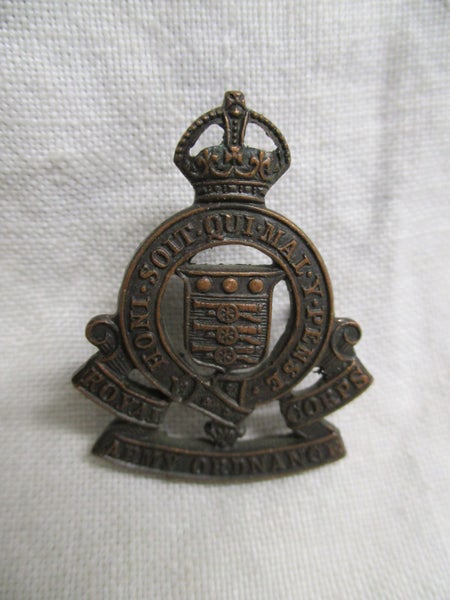 Military Badge - Royal Army Ordnance Collar Badge - BGD 3214 Carousel 1