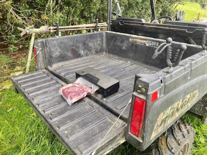 **ZEROPAK TRAVELVAC 12 VOLT VACUUM SEALER**Vacuum Packer** Carousel 2