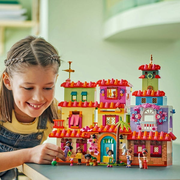 LEGO Disney: The Magical Madrigal House - (43245) Carousel 2