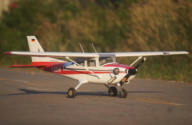 VQ Model Cessna 172 Skyhawk EP/GP 50 Size German Version ARF Kit **NEW IN BOX** Carousel 1