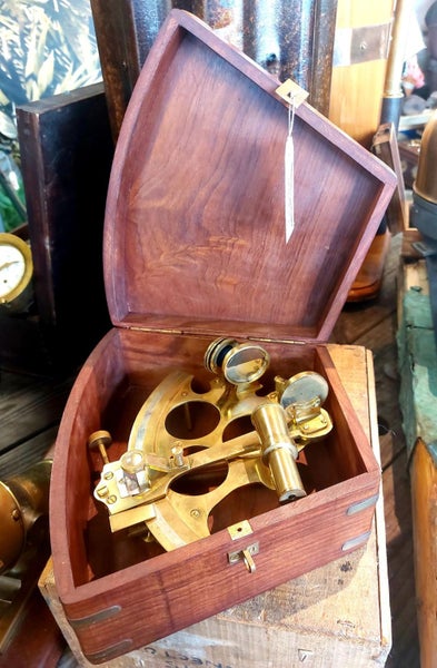 Brass Sextant in Wooden Box [18647] Carousel 1