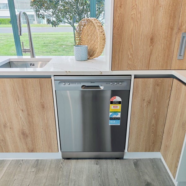 Modern Acrylic White & Timber-Look Flat Pack Kitchen – Showroom62863243092737112
