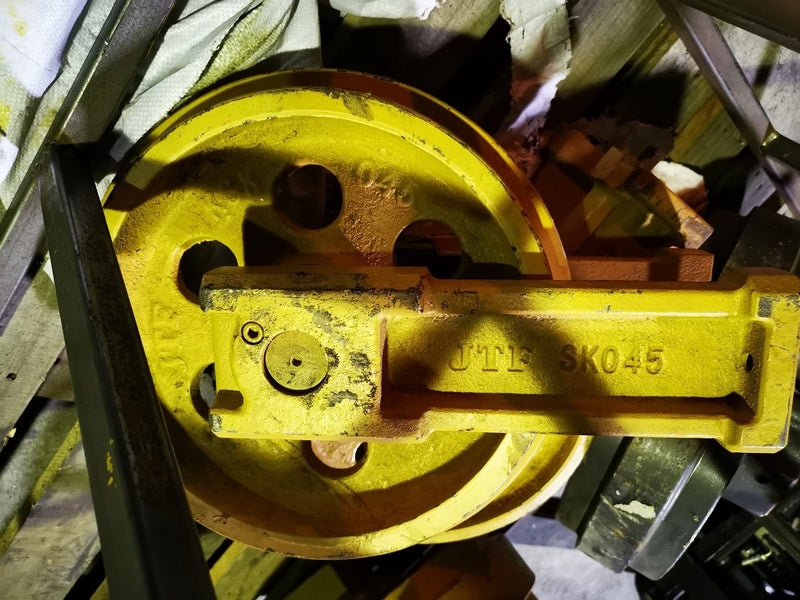 Idler for Kobelco SK045 (4 bolt holes) Carousel 1