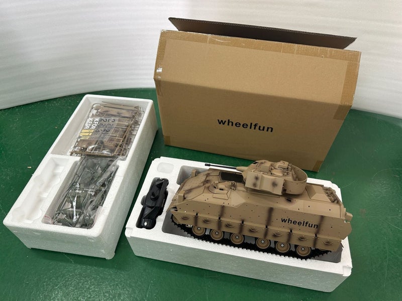 1/16 TD RC Battle Tank Plastic for Bradley RC Electric Infantry Fighting Vehicle Carousel 2