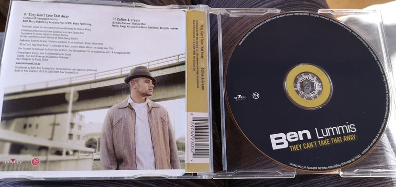 NZ and Au Idol cds Carousel 2