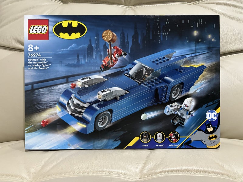 $1 Res LEGO DC 76274 - Batman with the Batmobile vs Harley Quinn & Mr Freeze NEW Carousel 1