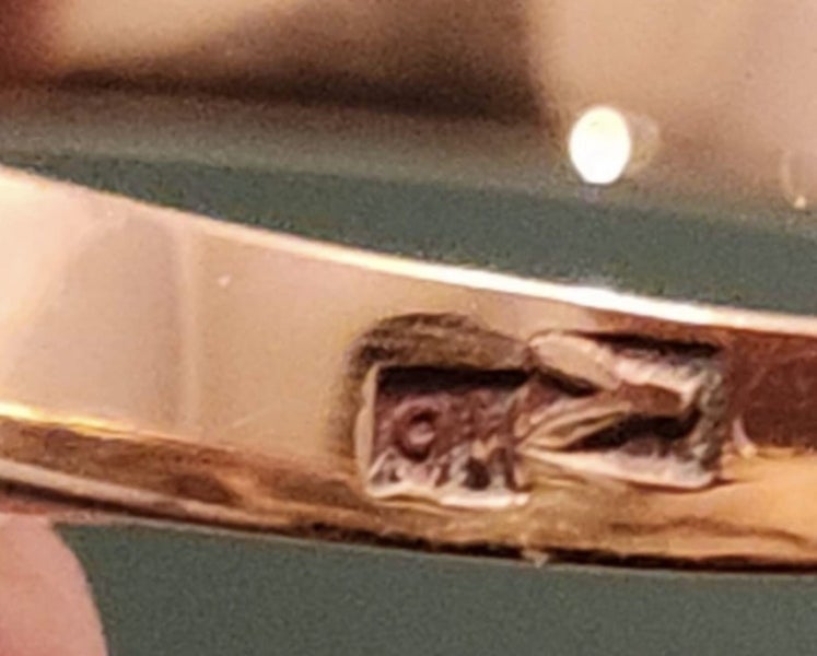 9ct gold citrine ring 3.7 grams . Carousel 11
