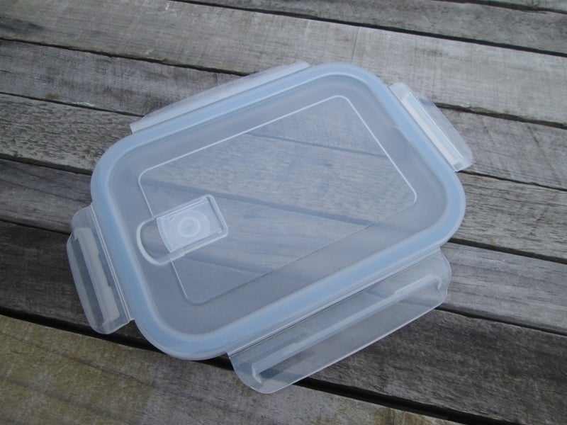 A plastic lid with steam vent for a food container Carousel 1