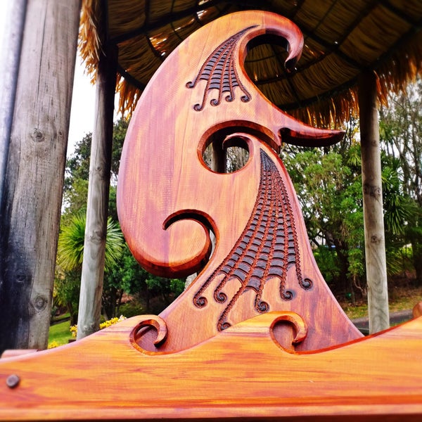 Rimu sculpture "Te wharenga" (the curling, breaking wave) Carousel 1